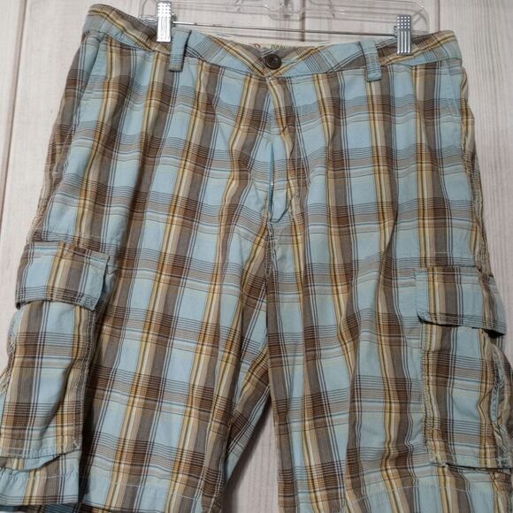 Dockers Shorts Men's‎ 36 Blue Tan Plaid Cargo Pockets - Picture 1 of 7